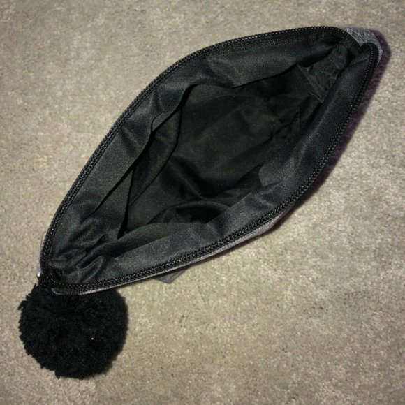 Cosmetic Make Up Bag Case Pouch Gray Christmas Stocking Stuffer NWT - Picture 3 of 6